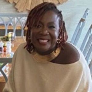 Meet your Posher, Roxanne